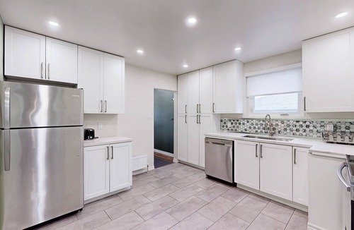 Durham Region House | Cozy Oasis in Oshawa! Spacious 3-bedroom, 1-bathroom apartment.