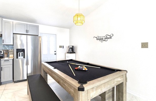San Marcos House | Cozy Oasis in San Marcos TX, Modern, Pet Friendly, convenient Location, Sleeps 8