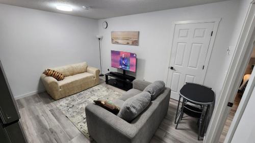 Regina Apartment | Cozy Oasis in the Greens