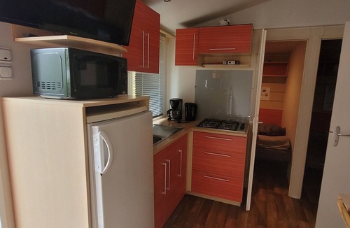 Ivry-la-Bataille House | Cozy Oasis Tropic'Nature bungalow for 6 people – lake & pool