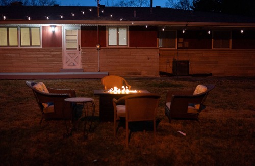 Bellemeade House | Cozy Oasis with 5Bed, Pool Table, Fire Pit, Lounge