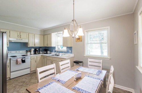 Northeast Virginia Beach House | Cozy Ocean-Side Cottage @ Peaceful North End of Virginia Beach