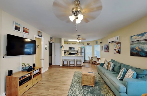 North Redington Beach Condo | Cozy Oceanfront Condo With Beach Access- Central Location
