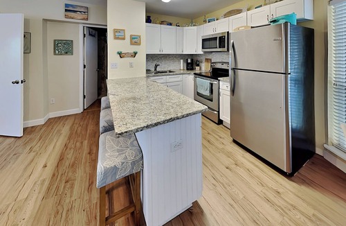 North Redington Beach Condo | Cozy Oceanfront Condo With Beach Access- Central Location