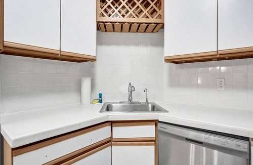 Mid Beach Apartment | Cozy Ocean View Condo Beach Service 607