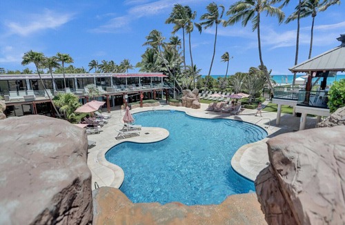 Mid Beach Apartment | Cozy Ocean View Condo Beach Service 607