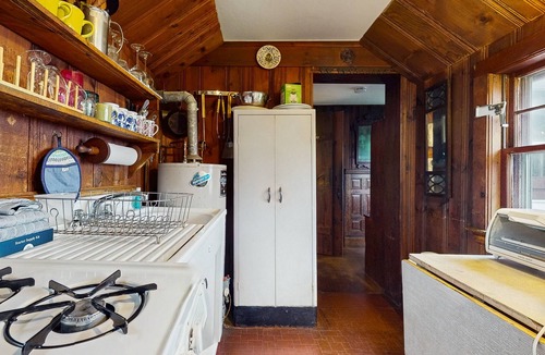 Rockport Cottage | Cozy oceanfront home with unique architecture