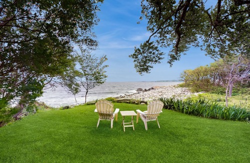 Rockport Cottage | Cozy oceanfront home with unique architecture