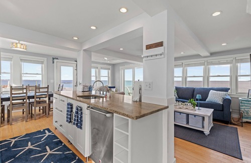 Camp Ellis Cottage | Cozy Oceanfront Mermaid Haven