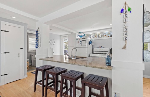 Camp Ellis Cottage | Cozy Oceanfront Mermaid Haven