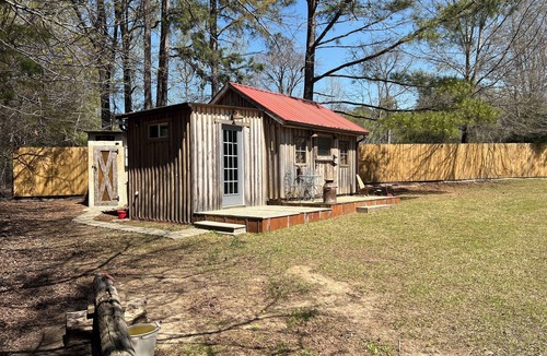 Greenwood Cabin | Cozy Off Grid Cabin