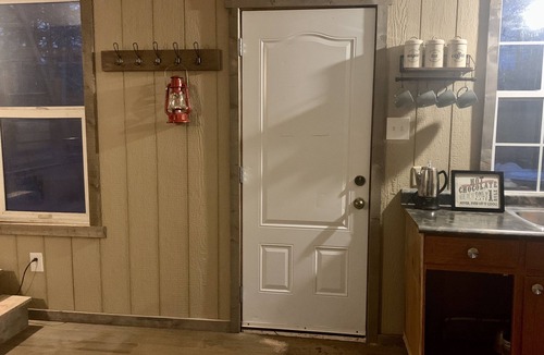 Amherst Cabin | Cozy off grid camp experience