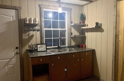 Amherst Cabin | Cozy off grid camp experience