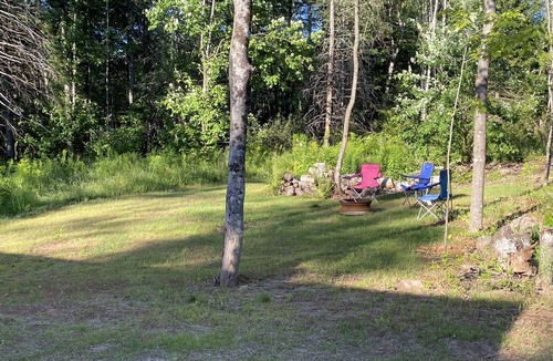 Amherst Cabin | Cozy off grid camp experience