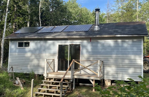 Amherst Cabin | Cozy off grid camp experience