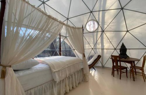 Eatonton Other | Cozy Off-Grid Dome Retreat in the Woods