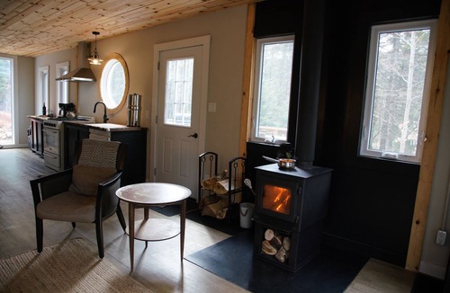 Bancroft Cabin | Cozy OFFGRID Cabin on the River