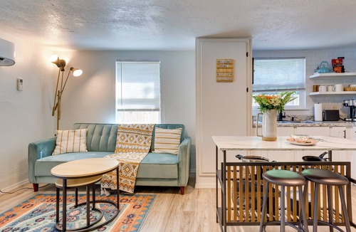 Norman Cottage | Cozy Oklahoma Getaway w/Covered Patio