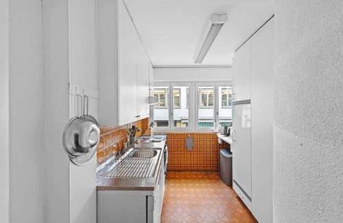 Old Town Apartment | Cozy Old Town Flat: Spacious & Central