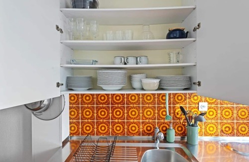 Old Town Apartment | Cozy Old Town Flat: Spacious & Central
