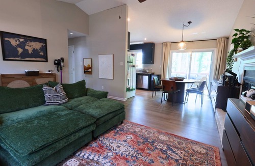 Apex House | Cozy on Ger-Maine St. 1 Mile From Downtown Apex