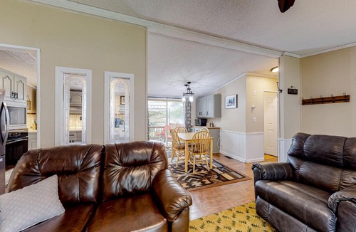 Crystal Beach House | Cozy on Lake Bomoseen