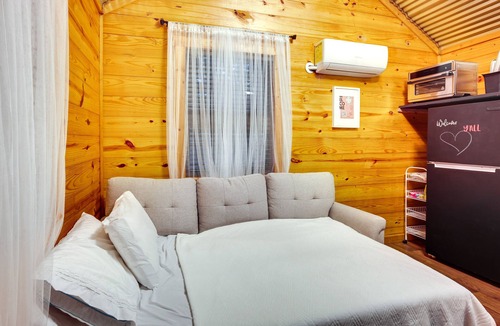Onalaska Cabin | Cozy Onalaska Cabin ~ 2 Mi to Lake Livingston!