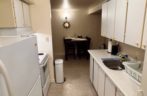 Windsor Apartment | Cozy One-bedroom Apartment In East Windsor