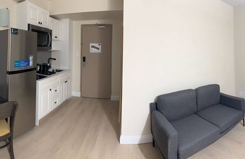 Silvertown Apartment | Cozy One Bedroom Suite with Breakfast included - on Niagara Gorge