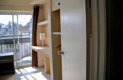 Silvertown Apartment | Cozy One Bedroom Suite with Breakfast included - on Niagara Gorge