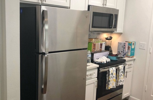 Kingwood Apartment | Cozy one bedroom + .Full bathroom + living & Dining area