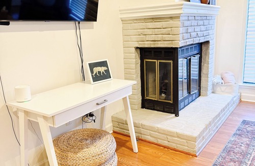 Shawnee Condo | Cozy One Bedroom Near Downtown Shawnee. Perfect for Mid-term Stays.