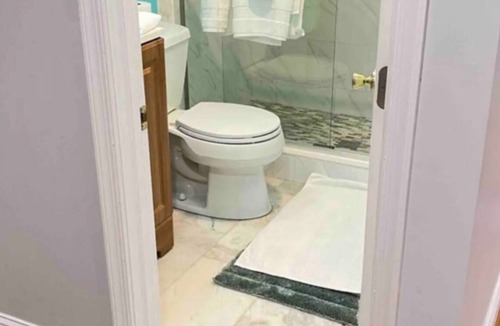 Wheaton-Glenmont Apartment | Cozy one bedroom apartment in charming Home in Silver Spring with WiFi