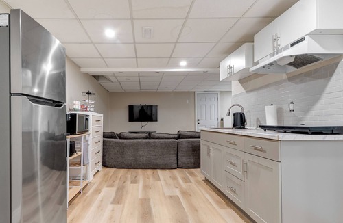 Sudbury House | Cozy Open-Concept Suite