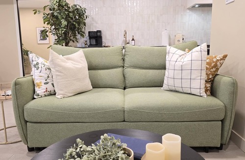 Brossard Apartment | Cozy Open Space Bohemian 2-bedroom apartment with AC in Brossard