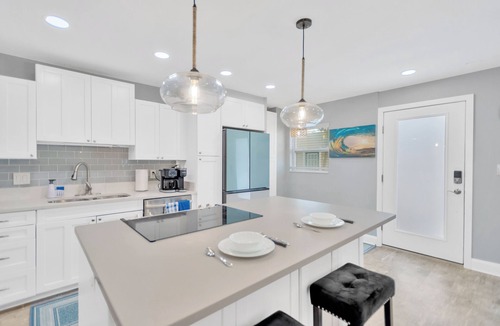 Capri Isle Condo | Cozy Open Waterfront view 2-3 bedroom Condo