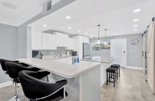 Capri Isle Condo | Cozy Open Waterfront view 2-3 bedroom Condo