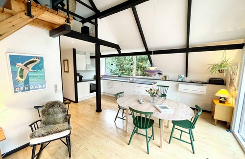 Bøtø By House | Cozy original holiday home - close to the beach