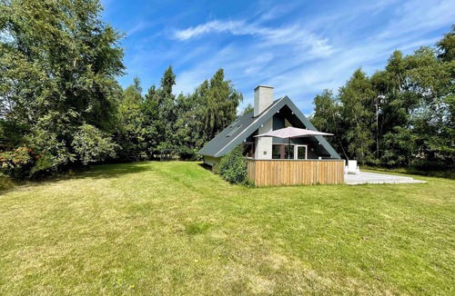 Bøtø By House | Cozy original holiday home - close to the beach
