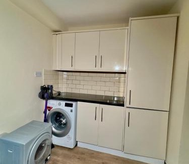 Alibon House | Cozy Osborne Square