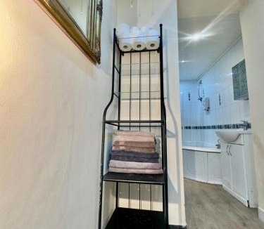 Alibon House | Cozy Osborne Square