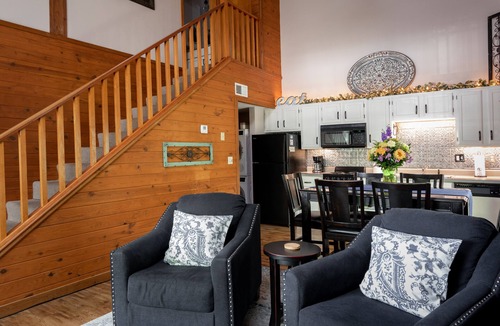 Table Rock Cabin | Cozy Ozarks Escape Near Branson ~ Perfect for Couples & Families