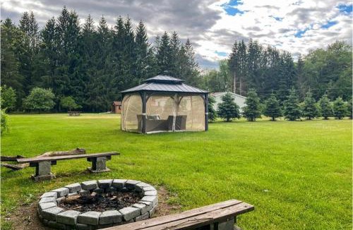 Livingston Manor House | Cozy Palace