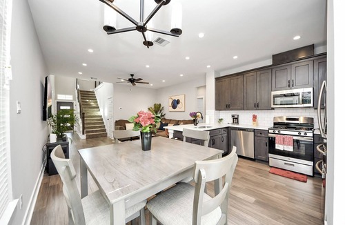 Clodine House | Cozy Paradise W/Gameroom - Sleeps 8 - King Bed