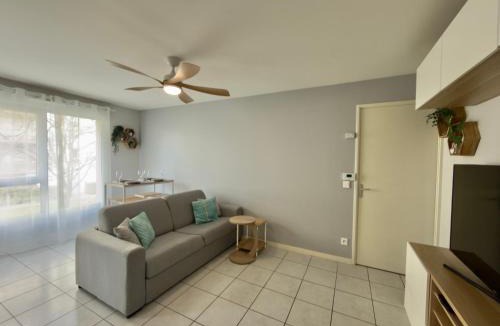 Vaulx-en-Velin Apartment | Cozy - Parking privé - Proche Eurexpo et Groupama Stadium