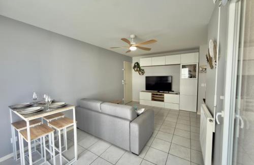 Vaulx-en-Velin Apartment | Cozy - Parking privé - Proche Eurexpo et Groupama Stadium