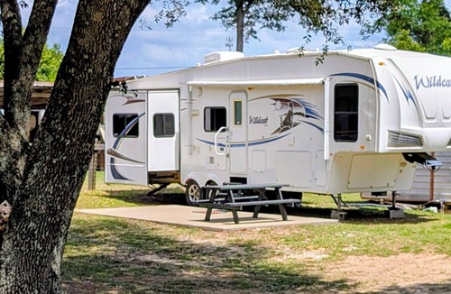 Nacogdoches House | Cozy & Peaceful 1-Bedroom RV n
