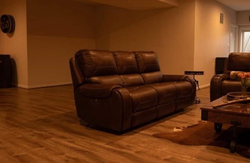 Urbana House | Cozy Peaceful Basement Cabin Vibes