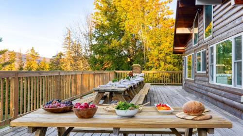 Tannersville House | Cozy Peaks Lodge by AvantStay