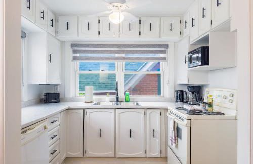 Bobcaygeon Apartment | Cozy & Pet-Friendly 3BR Retreat in Bobcaygeon